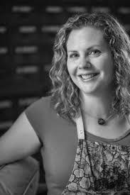 Carrie Havranek's Instagram, Twitter & Facebook