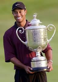 Tiger Woods Holds The Wanamaker Trophy In 2000 Tiger Woods Golf Trophies Pga Championship