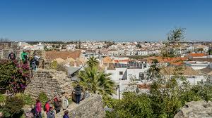 Suchen sie in stockfotos und lizenzfreien bildern zum thema tavira von istock. Tavira Stadt Mit Geschichte Charme Strand An Der Algarve
