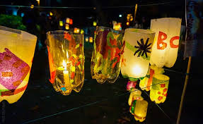 Berikut beberapa cara membuat lampion sederhana dari botol bekas. 20 Macam Kreasi Botol Bekas Unik Dan Sangat Bermanfaat