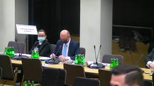 Przeciw było 51 senatorów, za 48, a jeden senator wstrzymał się od głosu. Piotr Wawrzyk Wystapienie Z 19 Stycznia 2021 R Youtube