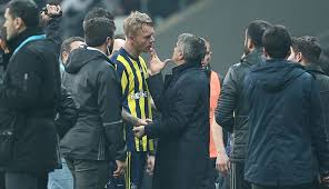 Dün fenerbahçe başkanı aziz yıldırım ve asbaşkanı şekip mosturoğlu'nun hedefleri arasında yer alan tolga zengin de hocası şenol güneş gibi kendisini savunacak. Senol Gunes Fenerbahceye Sike Tapelerini Sordu