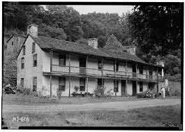 Saxtonville Tavern Porch Tavern House Styles Old Houses