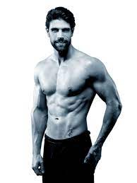 Gilles rocca è nato nel 1983, anche se non sappiamo la data di nascita precisa, a roma. Gilles Rocca Biografia Storia E Vita Biografieonline