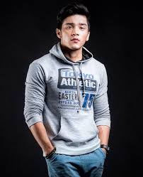 Apatah lagi si isteri pertama pun sudah memberikan lampu hijau dengan rela hatinya. Biodata Dan Latar Belakang Pelakon Isa Khan