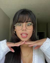 The white top was the moment 🤍