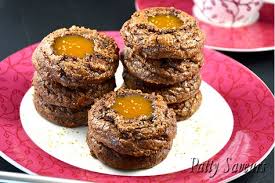 Brownie Cookies Au Caramel Au Beurre Sale Recipe Brownie Cookies Sweets Recipes Individual Desserts