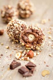 Rocher Au Chocolat Au Lait Praline Cœur Coulant De Nutella Et Noisette Entiere Comme Un Ferrero Rocher Recette Nutella Recettes De Cuisine