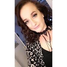 Ella Roche's Instagram, Twitter & Facebook