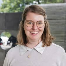 Ella Goddard and I took the train to London yesterday afternoon to  celebrate being awarded Gold by The 5% Club for Dalcour Maclaren's  commitment to investing in the next generation of talent. |