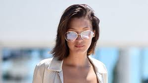 Sie sind auch einige der meist getragenen frisuren von männern dies ist eine kreative art, eine frisur länger zu tragen. Bob Frisuren 2018 Angesagte Styling Ideen Fur Den Beliebten Haarschnitt