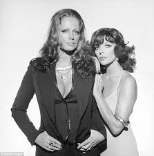 Dame joan collins has revealed the deep admiration she feels for her late sister during an appearance on the graham. Joan Collins Opens Up About Relationship With Jackie After She Died From Breast Cancer Daily Mail Online