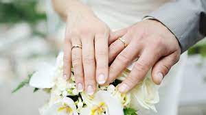 The Wedding Band How Do Engagement Rings And Wedding Bands Work Wedding Rings Wedding Rings Simple Rings