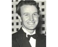 Jesse Knutson's Instagram, Twitter & Facebook