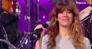 Magali Ripoll vexée par une maestro après s'être fait sèchement rembarrer  dans N'oubliez pas les paroles | Toutelatele