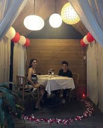 Jason abalos apologizes to his girlfriend, vickie rushton, when he visited the pinoy big brother. Look 38 Photos Of Vickie Rushton With Her Ever Supportive Boyfriend Abs Cbn Entertainment