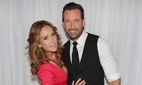 Este viernes, soto compartió un video en su canal de youtube dedicado a su ex esposa, a quien le pide. Geraldine Bazan Y Gabriel Soto Han Firmado El Divorcio Foto 1