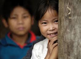 Image of RYAN VERGARA PLAYS WITH HIS FRIENDS ON A SWING, 2000-05-03