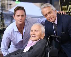 Michael Douglas Father Kirk 101 Supported Him At His Walk Of Fame Ceremony Pics Kirk Douglas Cameron Douglas Movie Stars