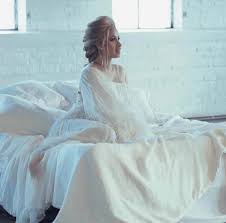 If you are looking for cardis bedroom sets you've come to the right place. Cardi B Shows Off Her Daughter Kulture S Lavish Gold Crib Watch Kubilive
