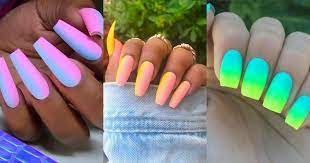 Sí, los esmaltes flúor van a ser los favoritos si tenemos que elegir un color predilecto dentro de esta gama de neón, lo hacemos con el color verde lima. Disenos De Unas De Colores Neon Diseno De Unas