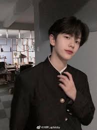 Hội fangirl điêu đứng vì 2 hotboy quá đẹp trai, ngờ đâu lại là 2 chị em sinh đôi - GUU.vn