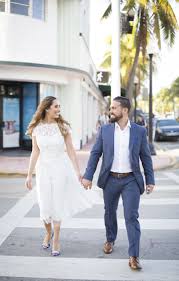 Sweet And Simple Miami Beach Courthouse Wedding Captured By Heather Funk Photography City Wedding Photos Courthouse Wedding City Wedding