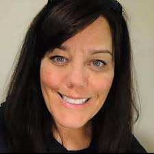 Who can provide weekly laundry service for a vacation rental home?