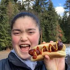 Edith Meade (@edithmeadee)