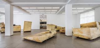 A new exhibition looks at beuys's transition from a creator of artistic objects to a 'social sculptor'. Exposition Art Blog Joseph Beuys Conceptual Art