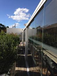 Rahmenlose Terrassenverglasung Preise Jetzt Uber Kosten Fur Verglasung Informieren Terrassenverglasung Terrasse Fenster Und Turen