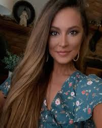 Jill Burnette's Instagram, Twitter & Facebook