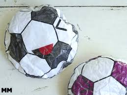 Die blaue „hallo baby karte ist da vielleicht genau die richtige glückwunschkarte zur geburt! 22 Diy Fussball Ideen Soccer Crafts Ideen Fussball Geburtstag Ideen Fussball Party