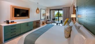 Peaceful with views of the ocean, our one bedroom suite ocean facing embodies modern comfort. Junior Suite Ocean Lopesan Costa Bavaro