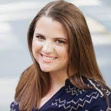 Leola Lang's Instagram, Twitter & Facebook