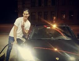 Siden stiftet han bewi, et selskap som produserer. A Quick Look Inside This 24 Year Old Norwegian Salmon Billionaire S Insane Life 2oceansvibe News South African And International News