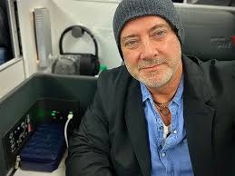 What are good bars that play blues music?