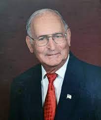 Dennis Elwood's Instagram, Twitter & Facebook