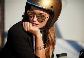 Bold, modern, and innovative, juste un clou is a creative twist on a familiar object. Juste Un Clou De Cartier Le Bracelet Iconique Twiste Son Style Elle