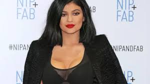 Kylie jenner is an american model, socialite, and businesswoman. Kylie Jenner Reveals Mom Kris Cut Her Off Financially At The Age Of 14 Her Ie