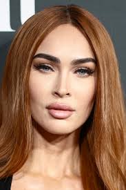 Megan Fox Announced Her Pregnancy With a Very Megan Fox Manicure — See  Photos