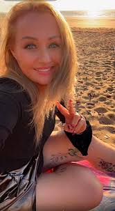 Live FUNK BAND looking for a Bassist to join. Music is in the style of  Fearless flyers, Vulfpeck, James Brown. High level of experience and  ability required. Please private message to inquire