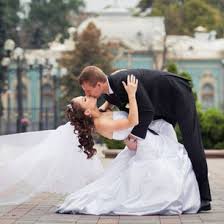 Egal ob sie einen dj für eine hochzeit in bonn oder einen dj für einen geburtstag in bonn benötigen, wir haben die passende lösung für sie. Dj Fulda Die Besten Hochzeits Djs Fur Deine Party
