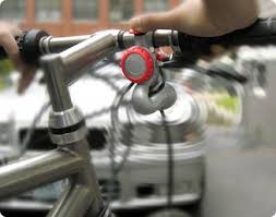 I So Want An Air Horn So When Spencer Is Riding In The Trailer I Can Tell Drivers What S Up Fahrrad Gadgets Radeln