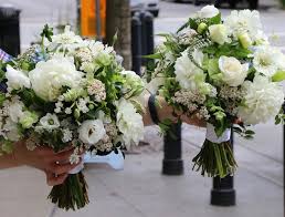 Sticking to seasonal blooms can help bring down costs as it is easier to obtain flowers that are blooming at that time of the year. Ottawa Wedding Flowers