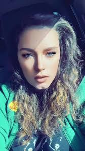 Tabitha Savage's Instagram, Twitter & Facebook