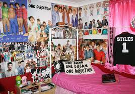 I am awesome im fabulous boy bands concert posters one direction merch tshirt crafts cool t shirts diy one direction shirt. One Direction Teen Bedroom Inspiration Now Thats Peachy