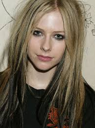 Sign up for free now and never miss the top royal stories again. Avril Lavigne S 20 Year Devotion To Smoky Eyeliner Continues In New Music Video Allure