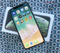 Apple iphone xs max has equipped with powerful apple a12 bionic chipset and the performance is very smooth with no lags. Apple Iphone Xs Max Smartphone Review Notebookcheck Net Reviews