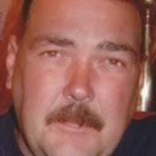 Robert Trago's Instagram, Twitter & Facebook